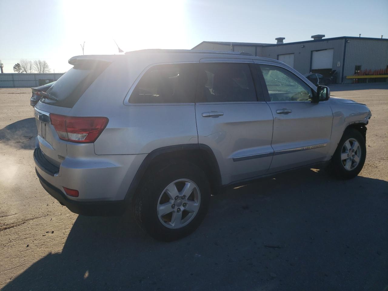 2011 Jeep Grand Cherokee - Image 3