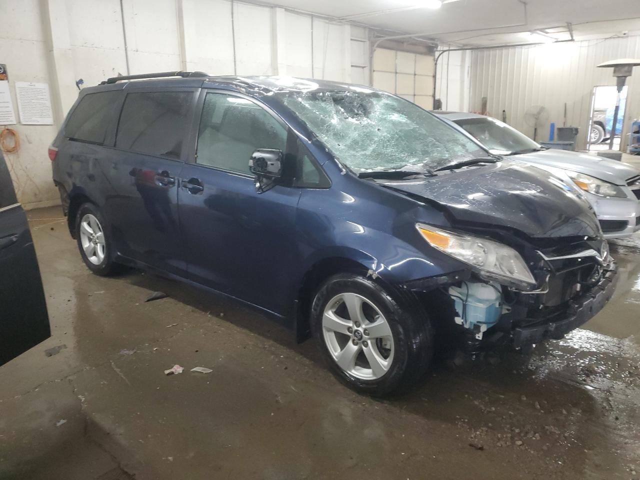 2020 Toyota Sienna - Image 4