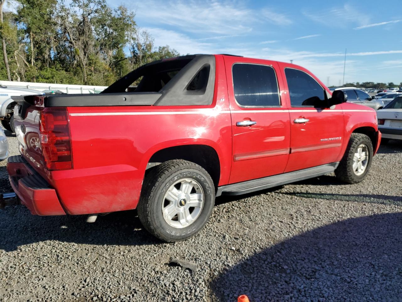 2007 Chevrolet Avalanche - Image 3