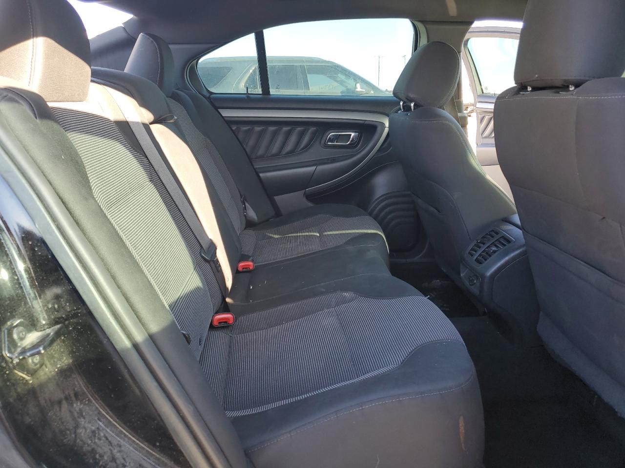 2016 Ford Taurus - Image 10