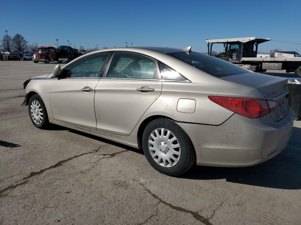 2011 Hyundai Sonata - Image 2