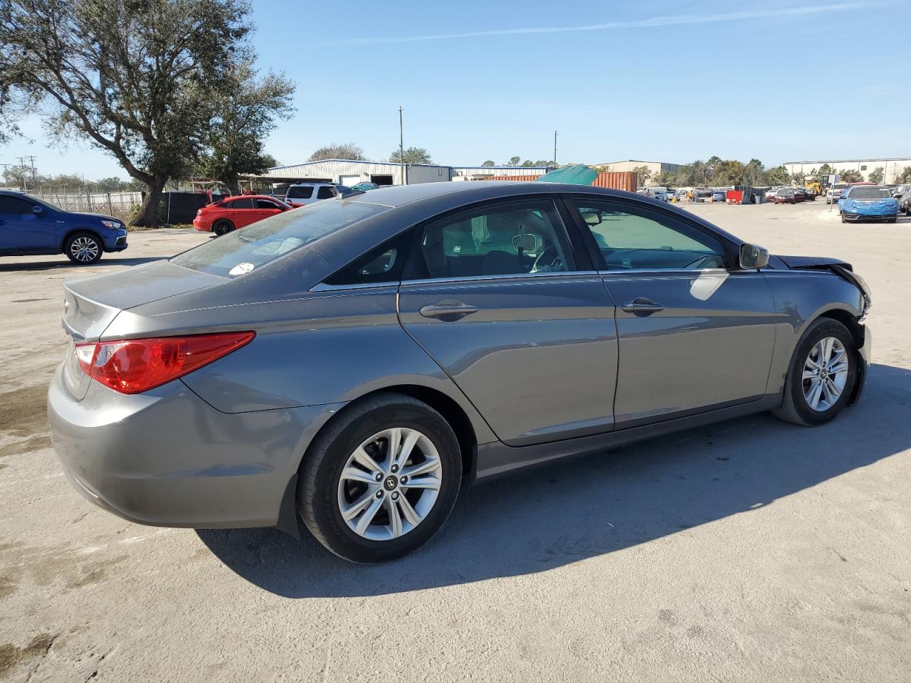 2013 Hyundai Sonata - Image 3