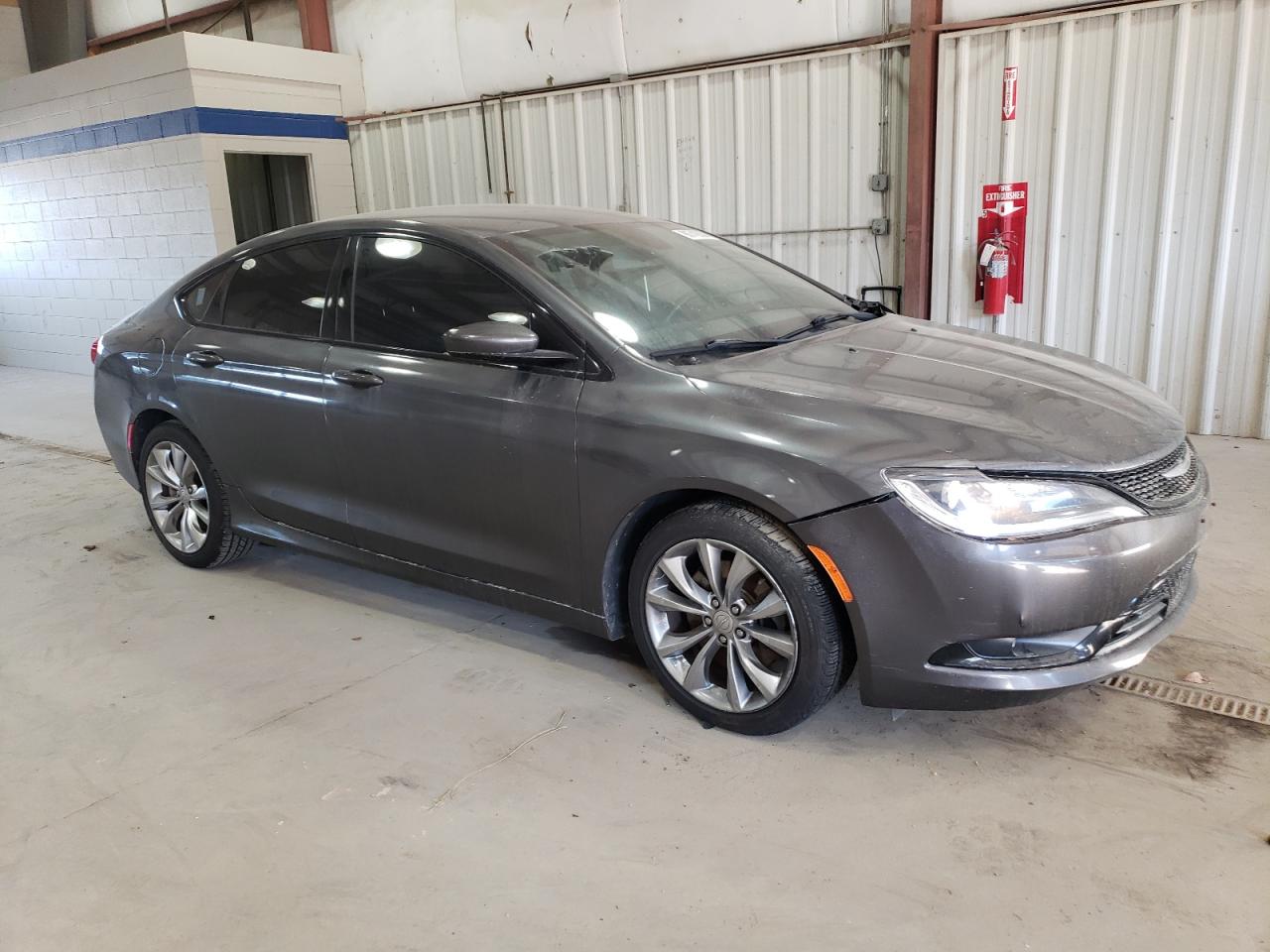 VIN 1C3CCCBG2FN522290 2015 CHRYSLER 200 no.4