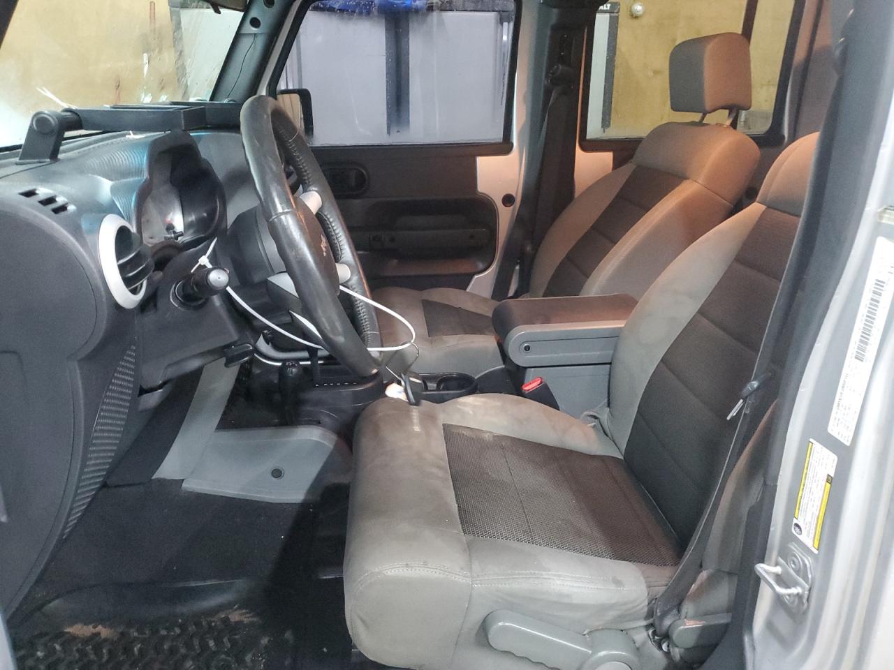 2010 Jeep Wrangler - Image 7