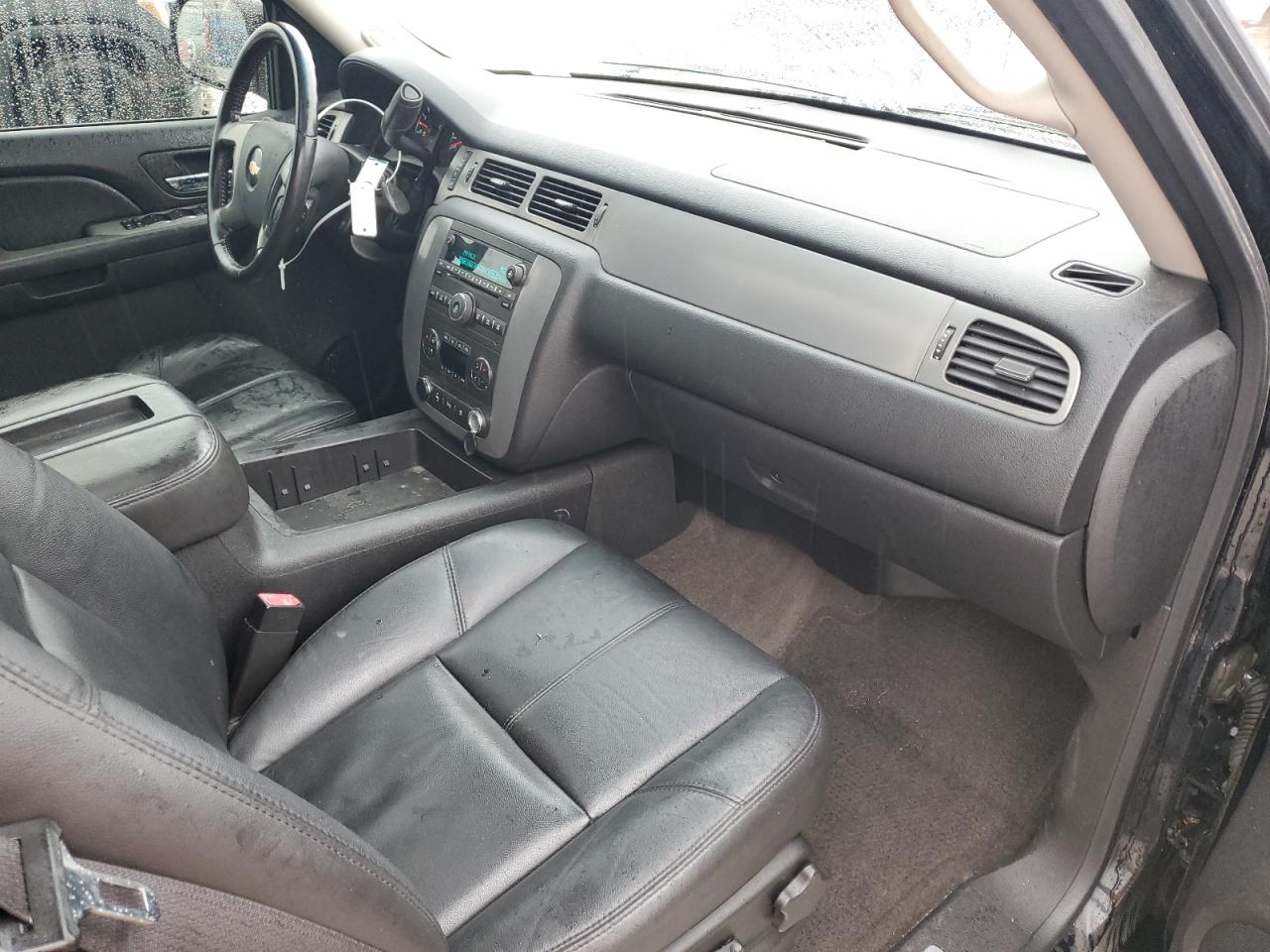 2009 Chevrolet Avalanche - Image 8