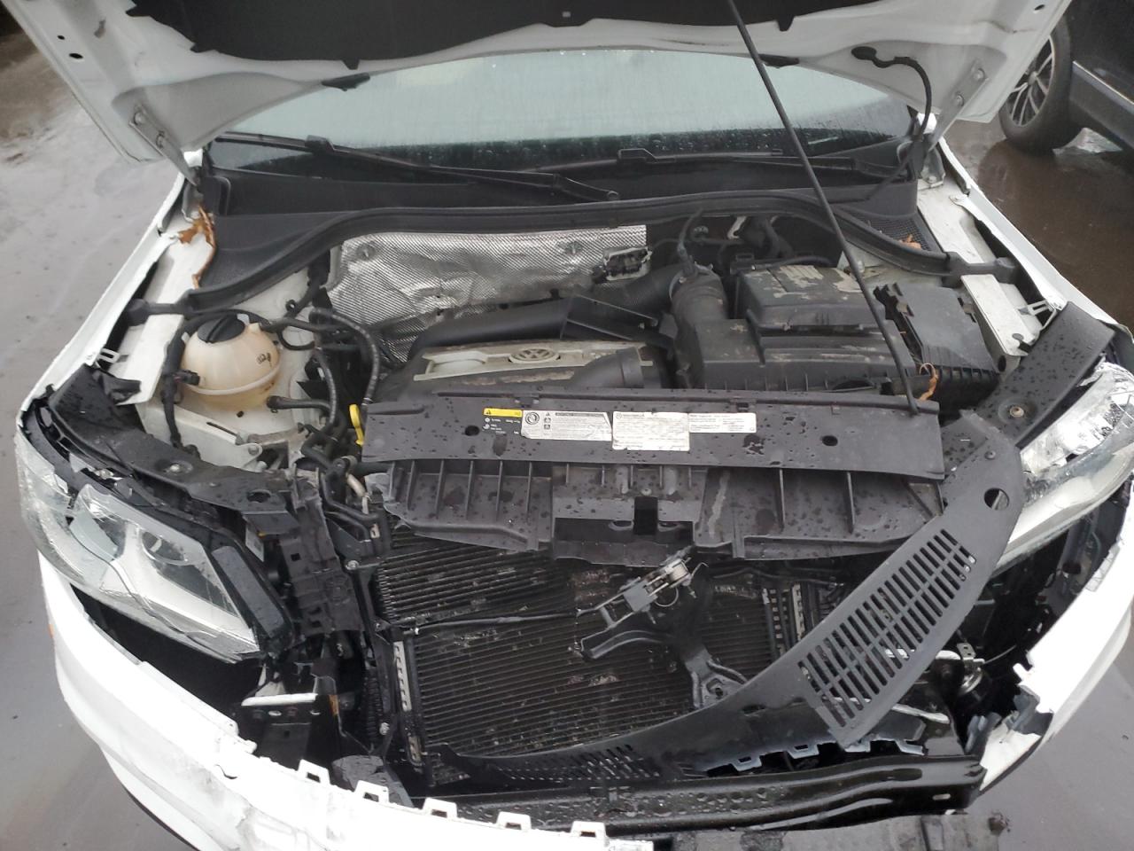 2017 Volkswagen Tiguan - Image 12