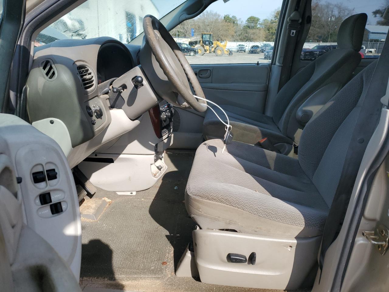 2005 Chrysler Town & Country - Image 7