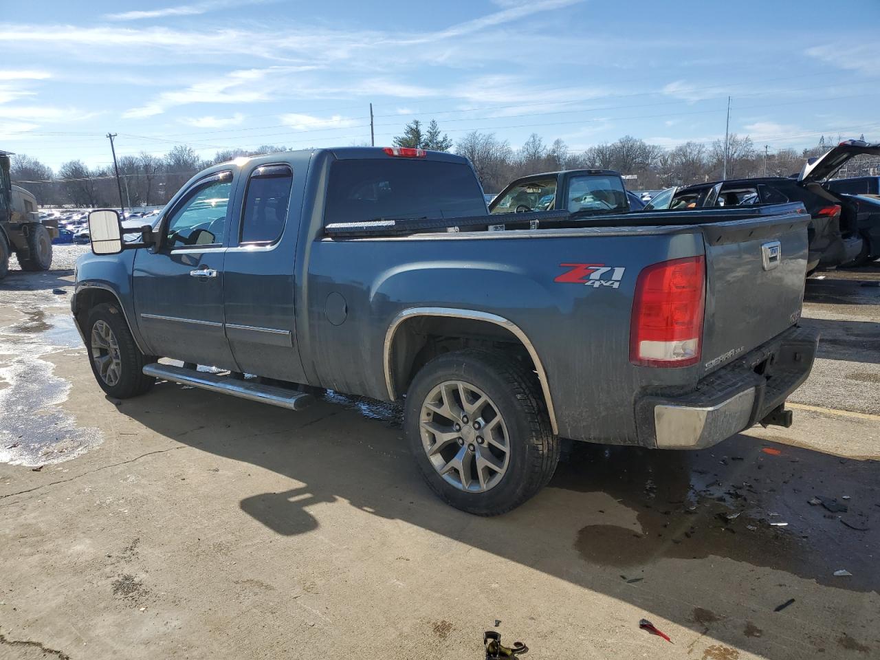 2013 GMC Sierra - Image 2