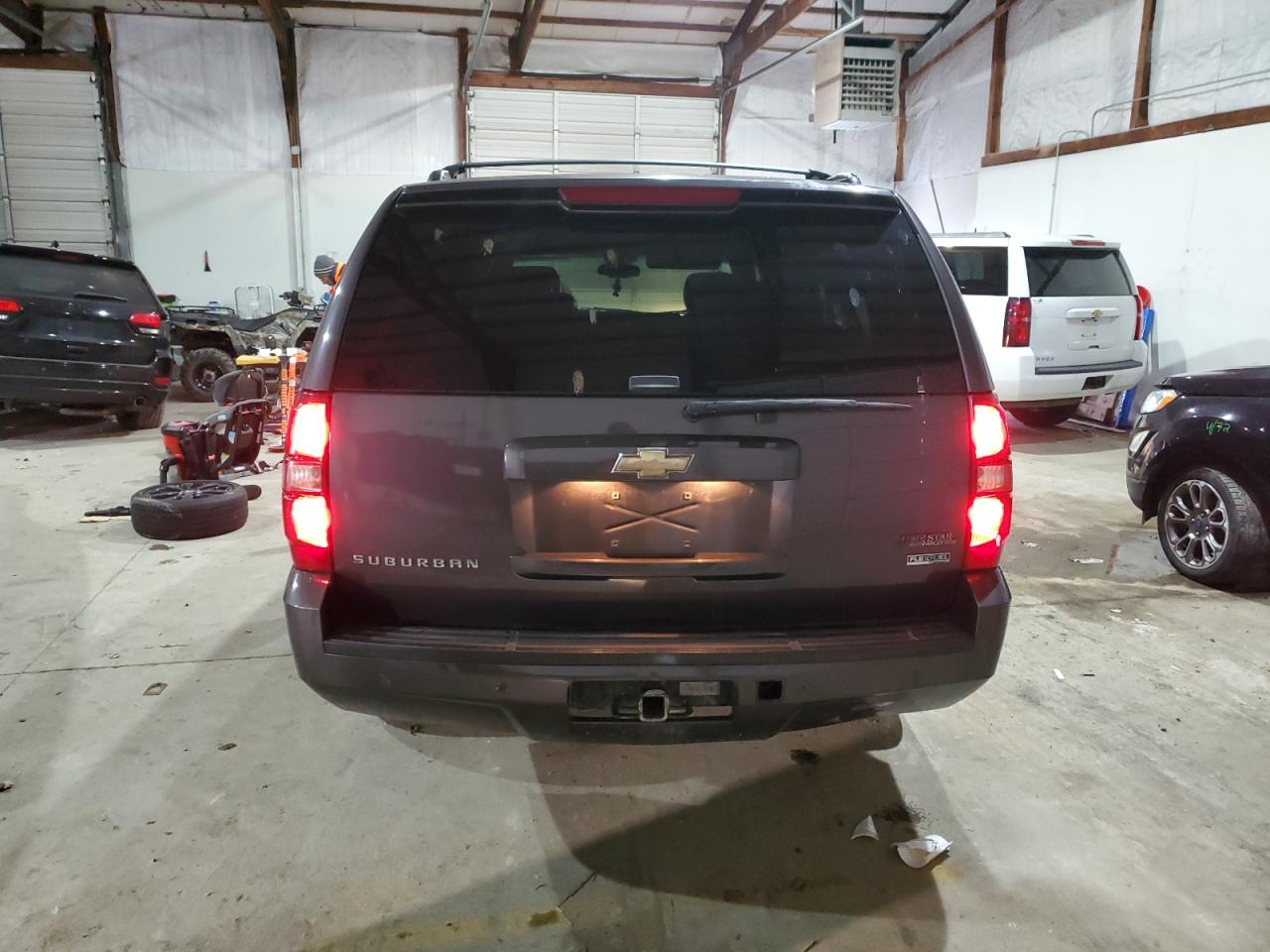 2010 Chevrolet Suburban - Image 6