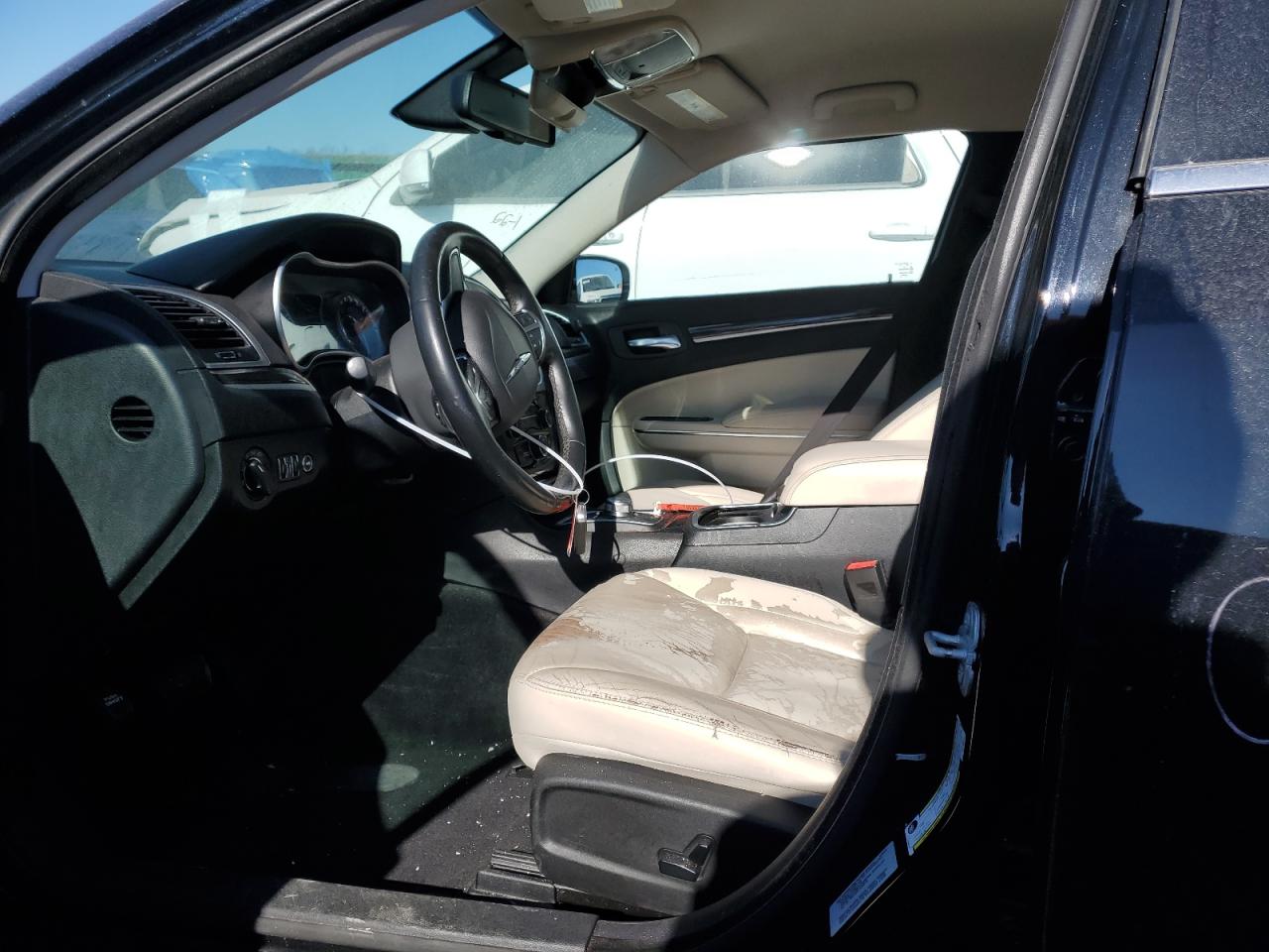 2015 Chrysler 300 - Image 7