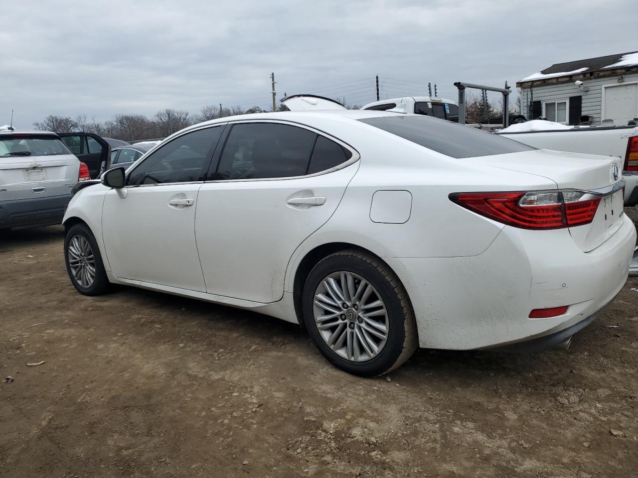 2014 Lexus ES - Image 2
