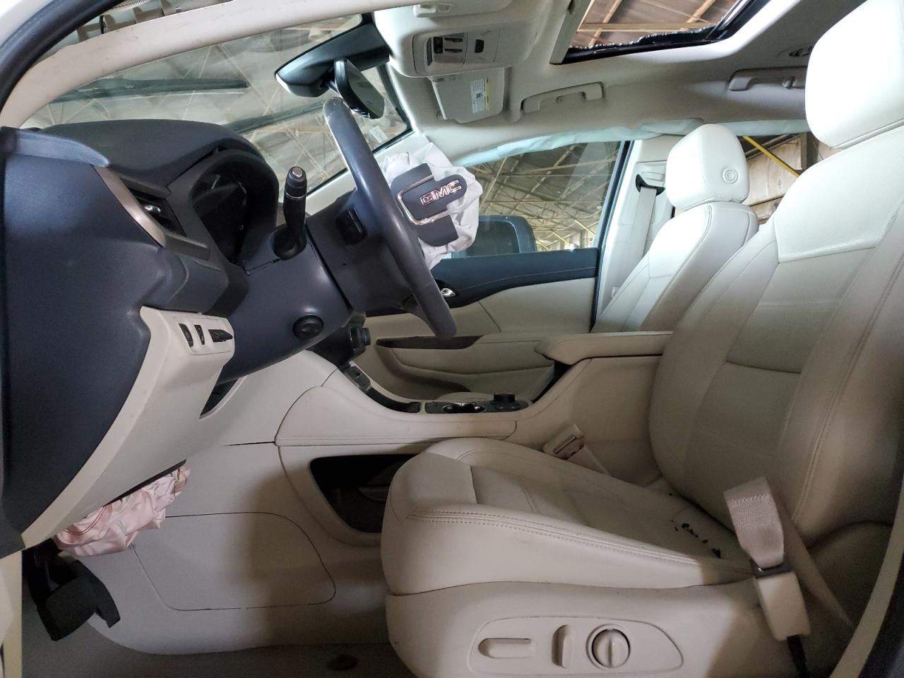 2021 GMC Acadia - Image 7