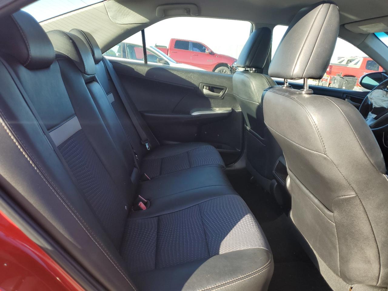 2014 Toyota Camry - Image 11