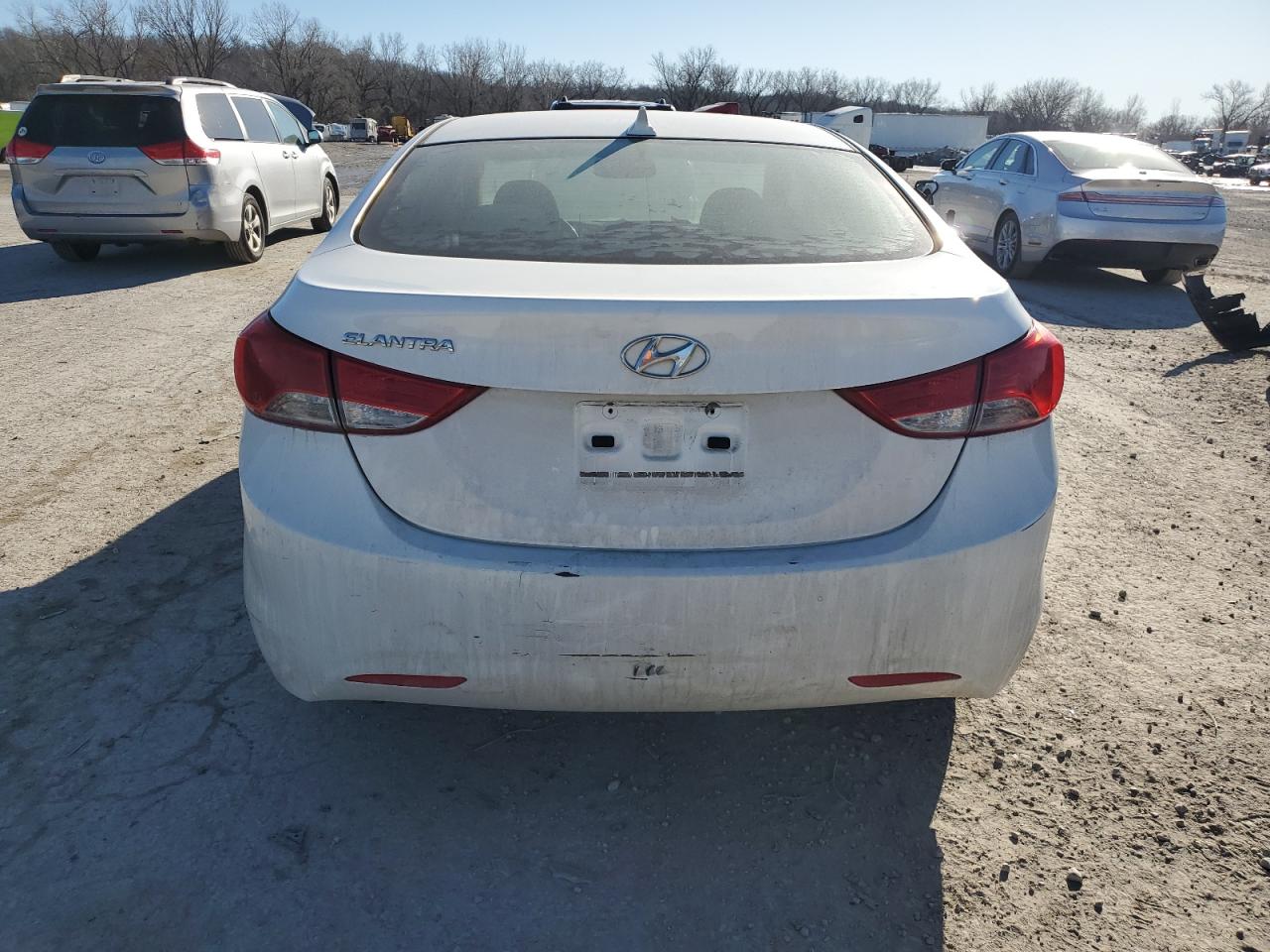 2013 Hyundai Elantra - Image 6