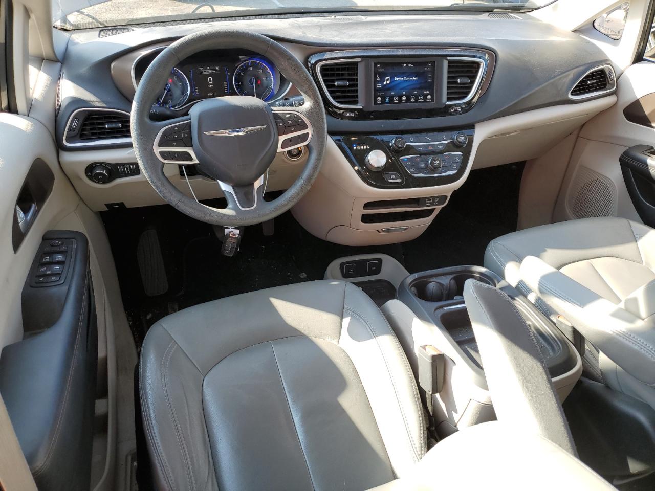 2018 Chrysler Pacifica - Image 8