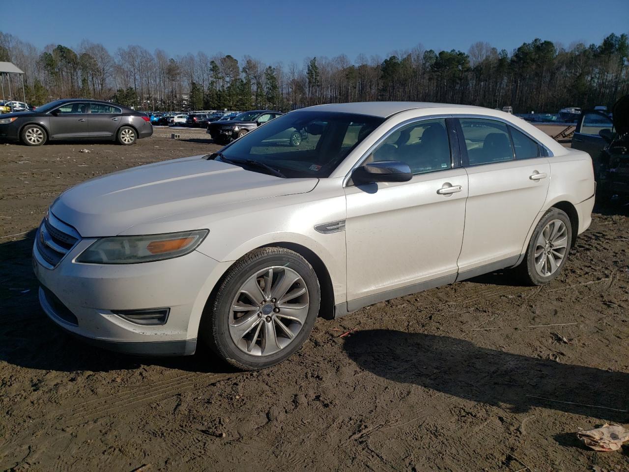 2010 Ford Taurus - Image 1