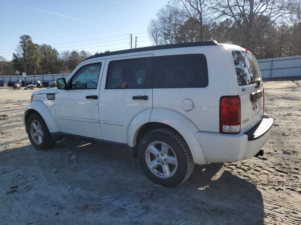 2008 Dodge Nitro - Image 2