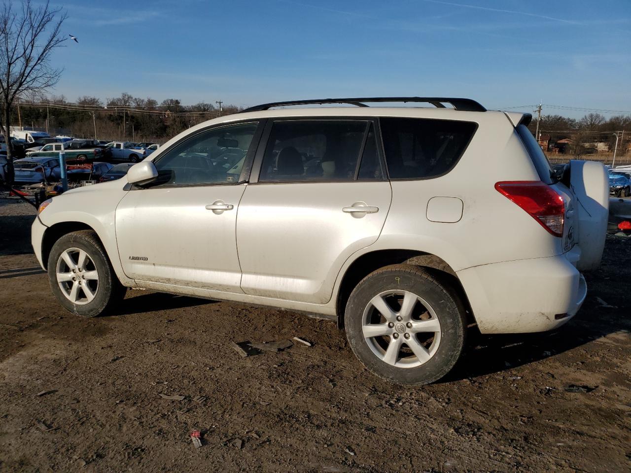2007 Toyota RAV 4 - Image 2