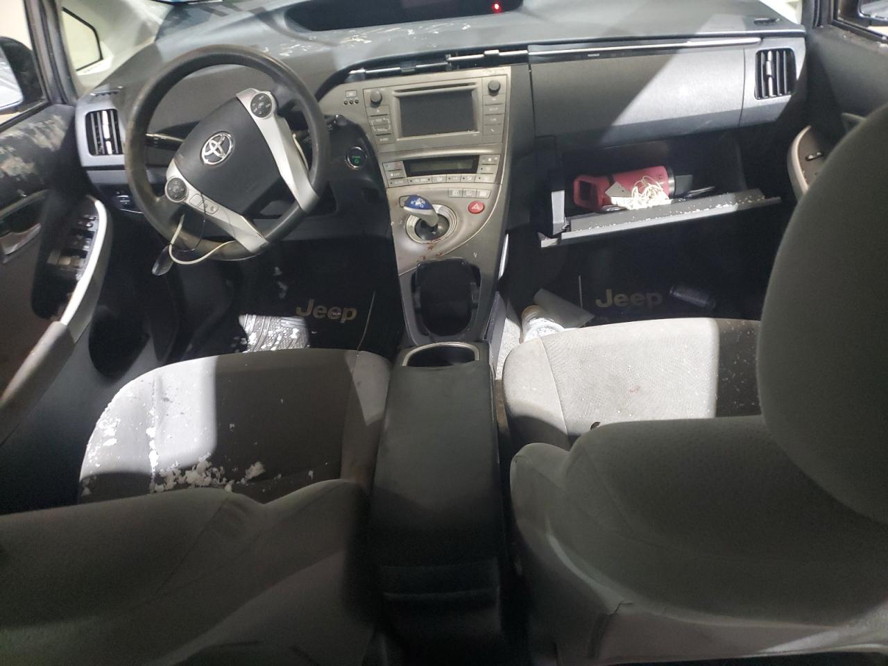 2012 Toyota Prius - Image 8