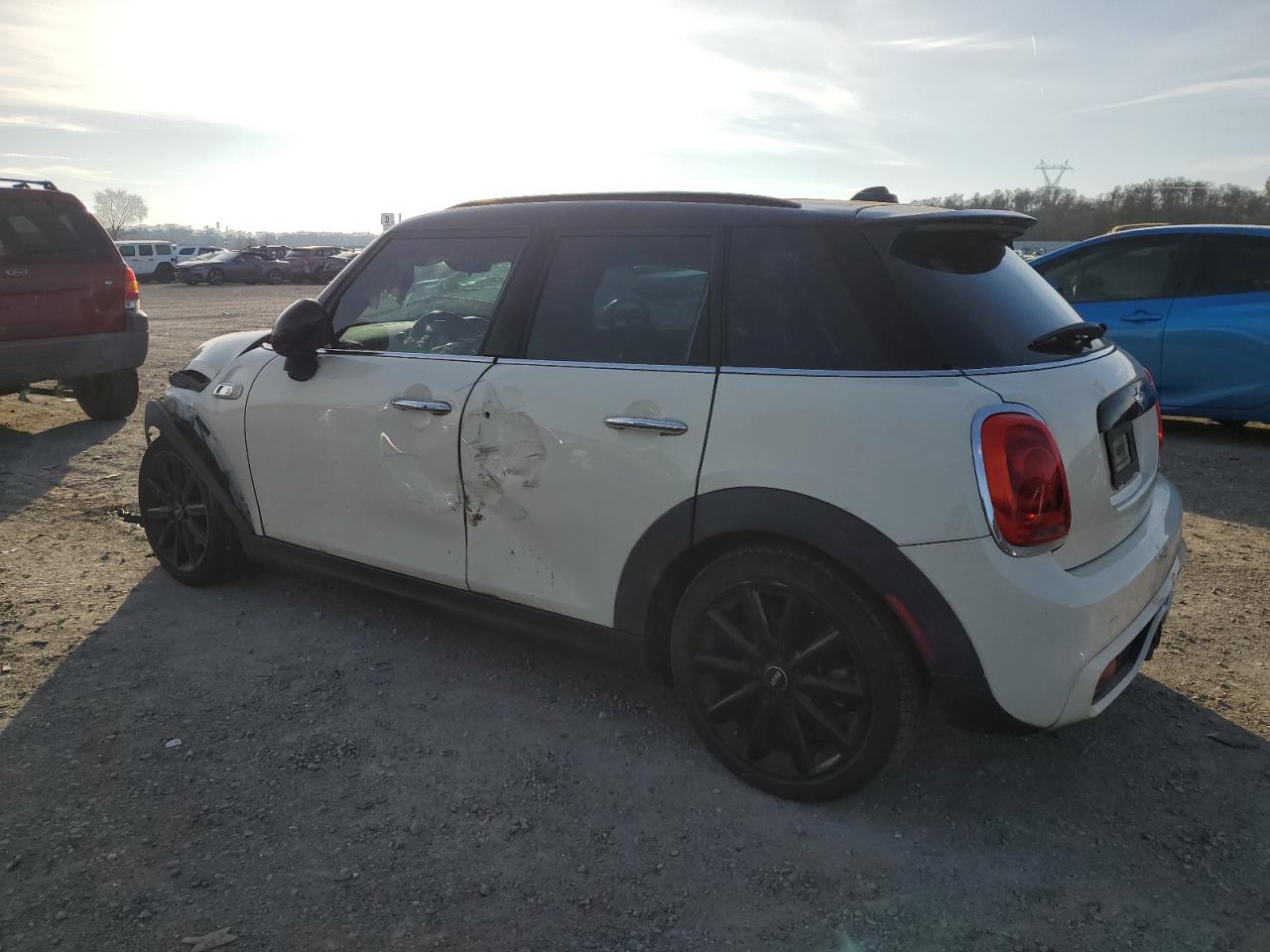 2015 MINI Cooper - Image 2