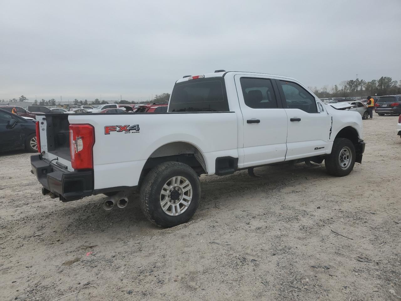 VIN 1FT7W2BT6REC03233 2024 FORD F250 no.3