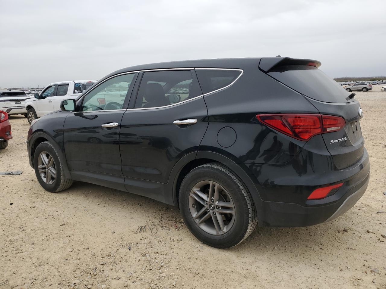 VIN 5NMZT3LB8JH059750 2018 HYUNDAI SANTA FE no.2