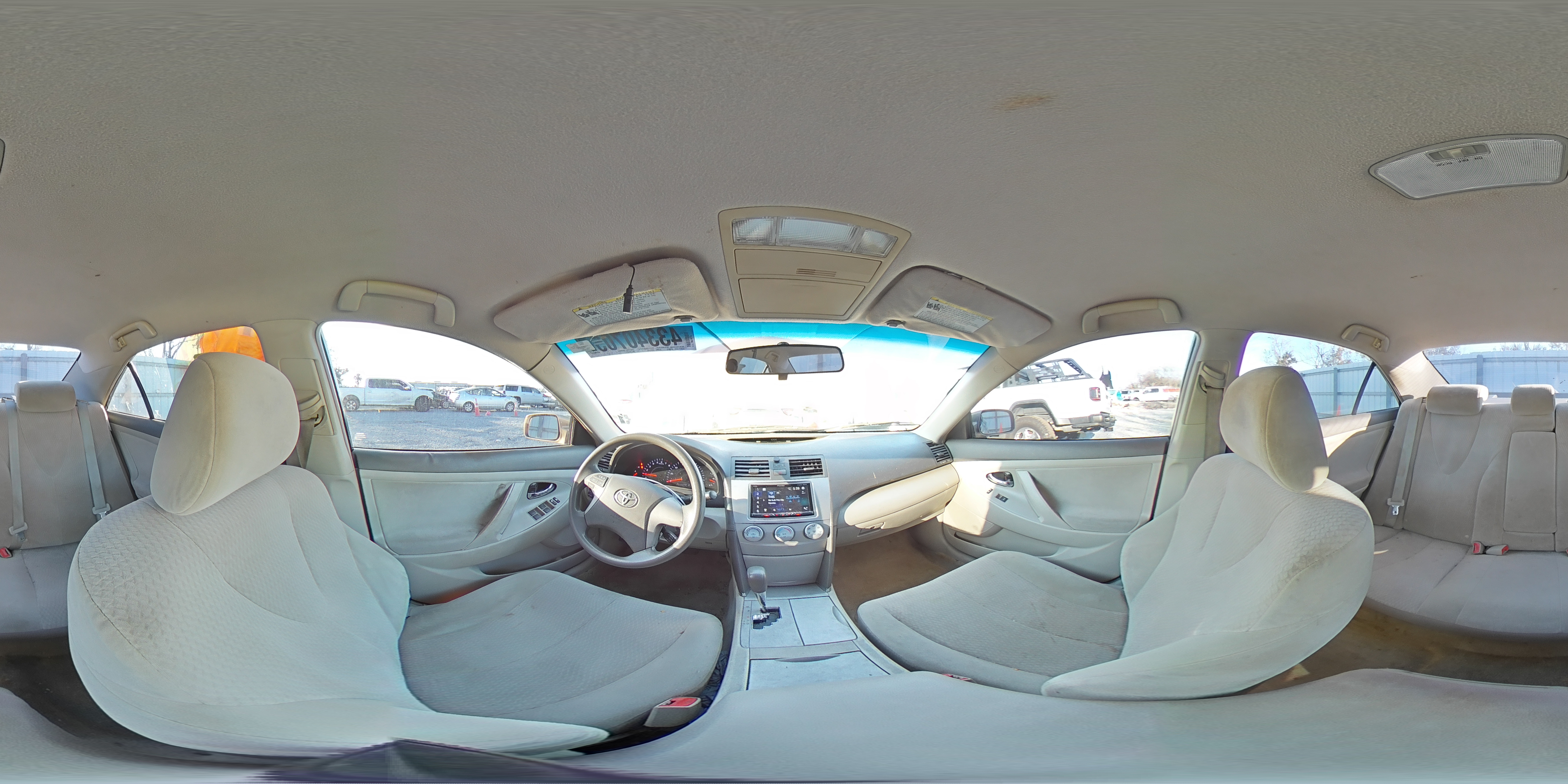 2010 Toyota Camry - Image 12