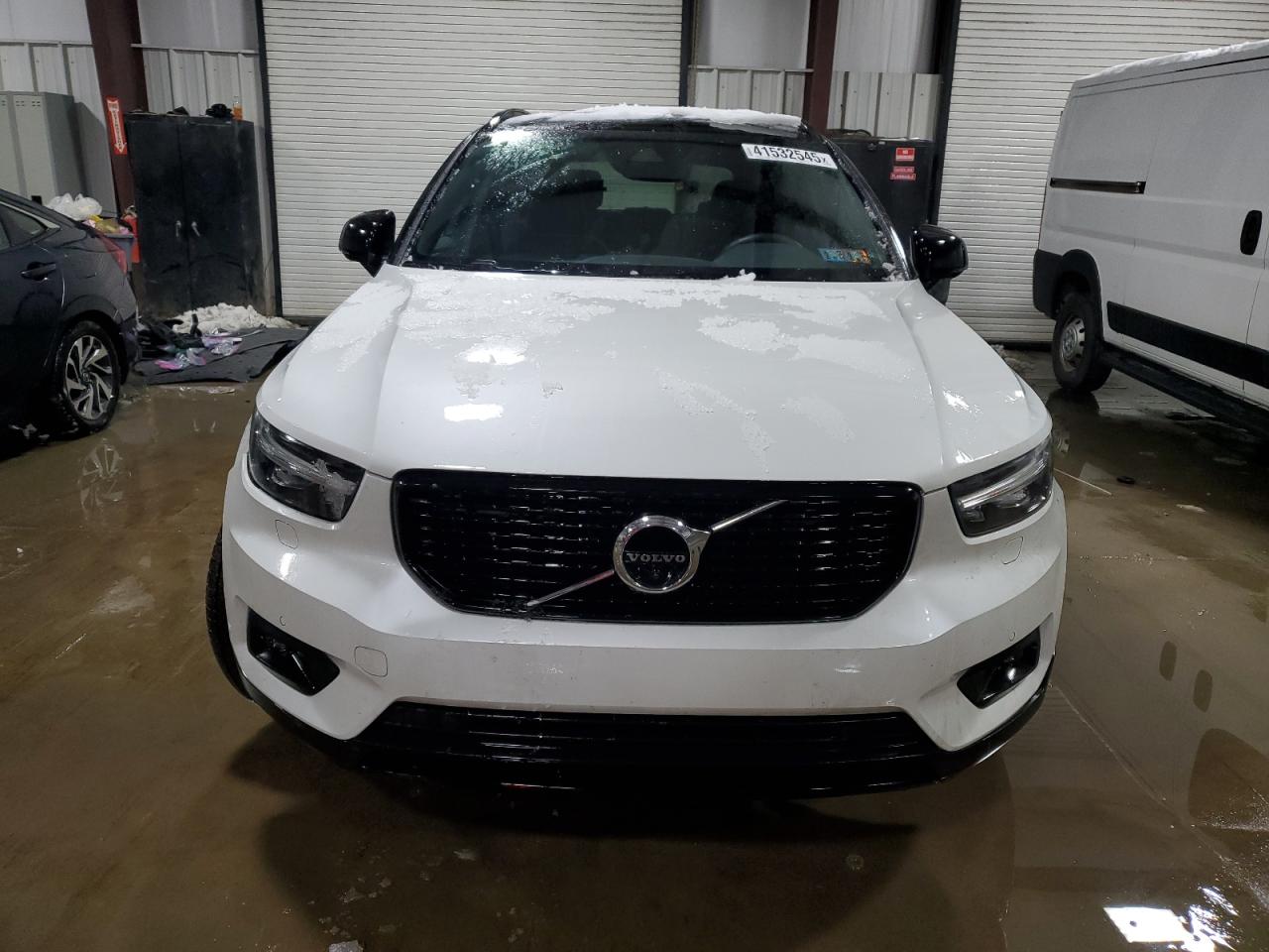 2022 Volvo XC40 - Image 5