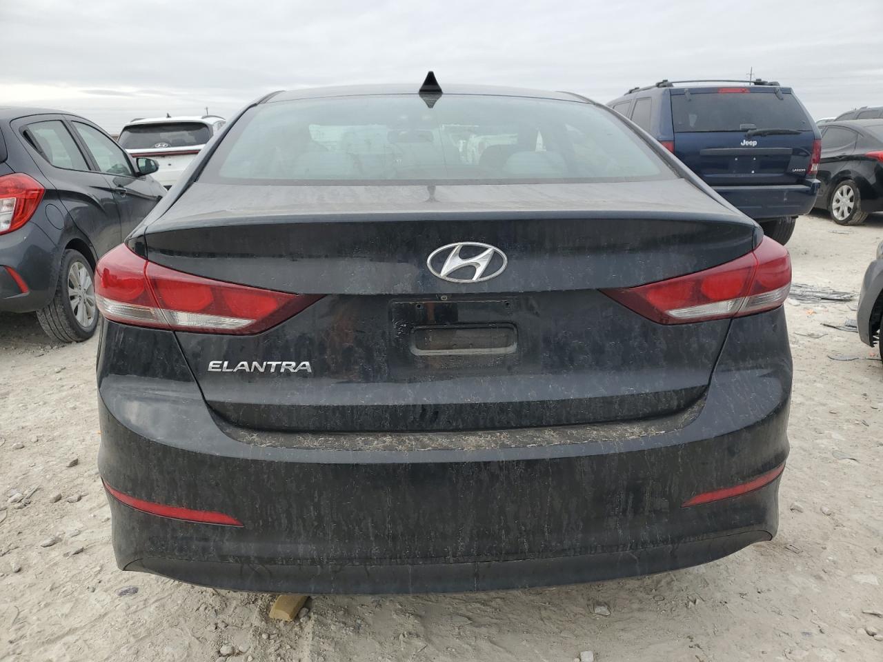 2018 Hyundai Elantra - Image 6