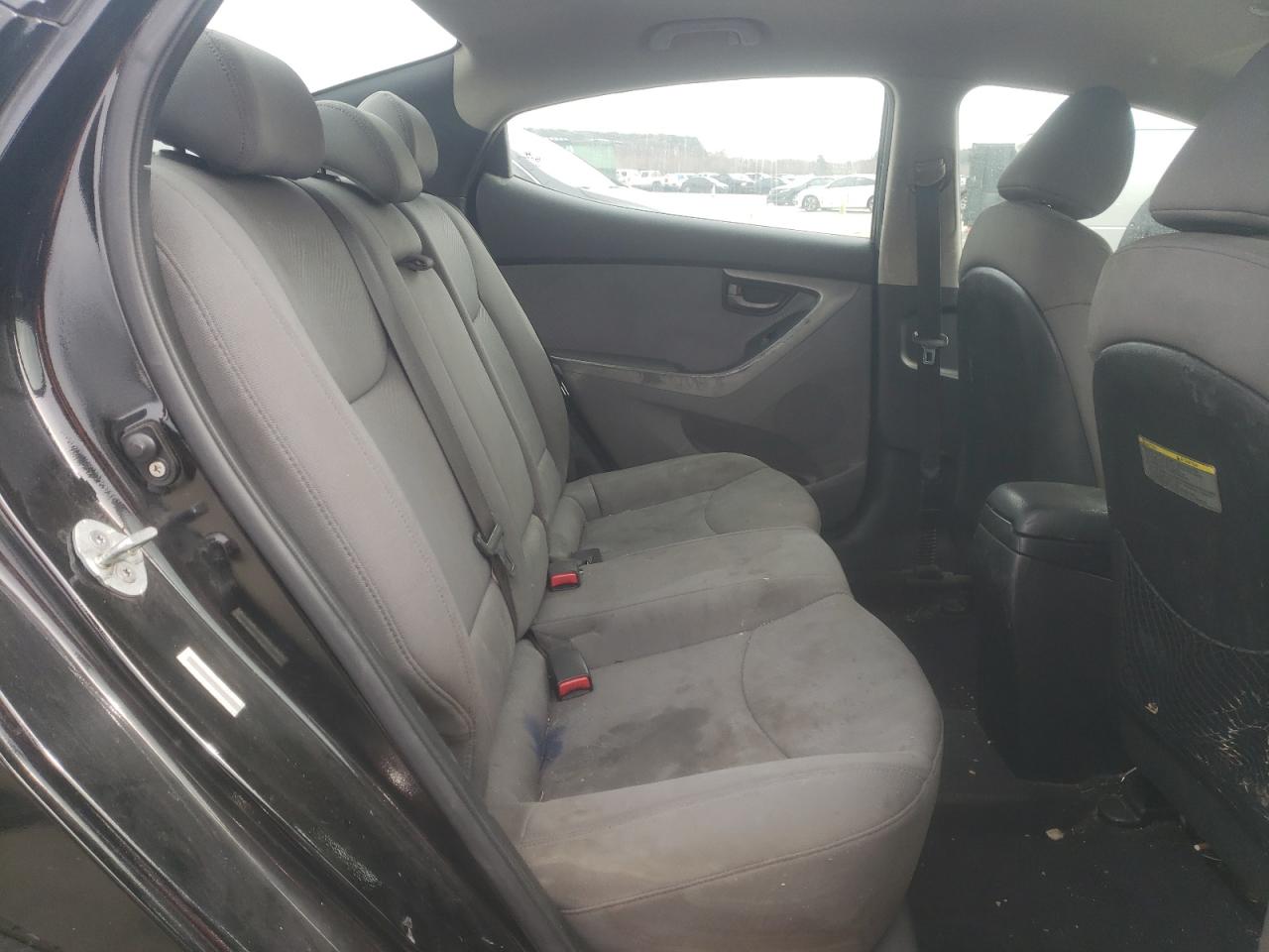 2011 Hyundai Elantra - Image 10