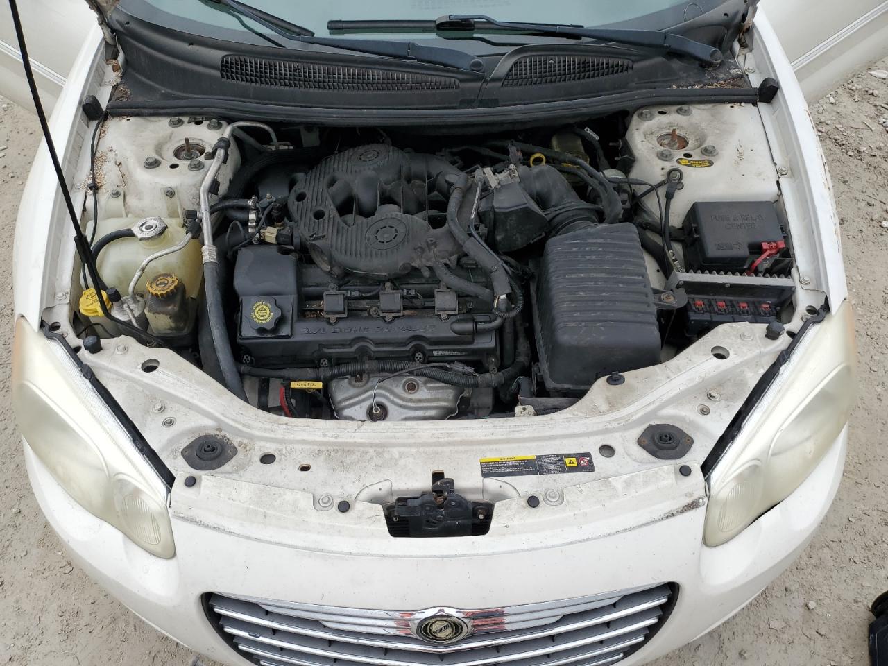 2004 Chrysler Sebring - Image 11