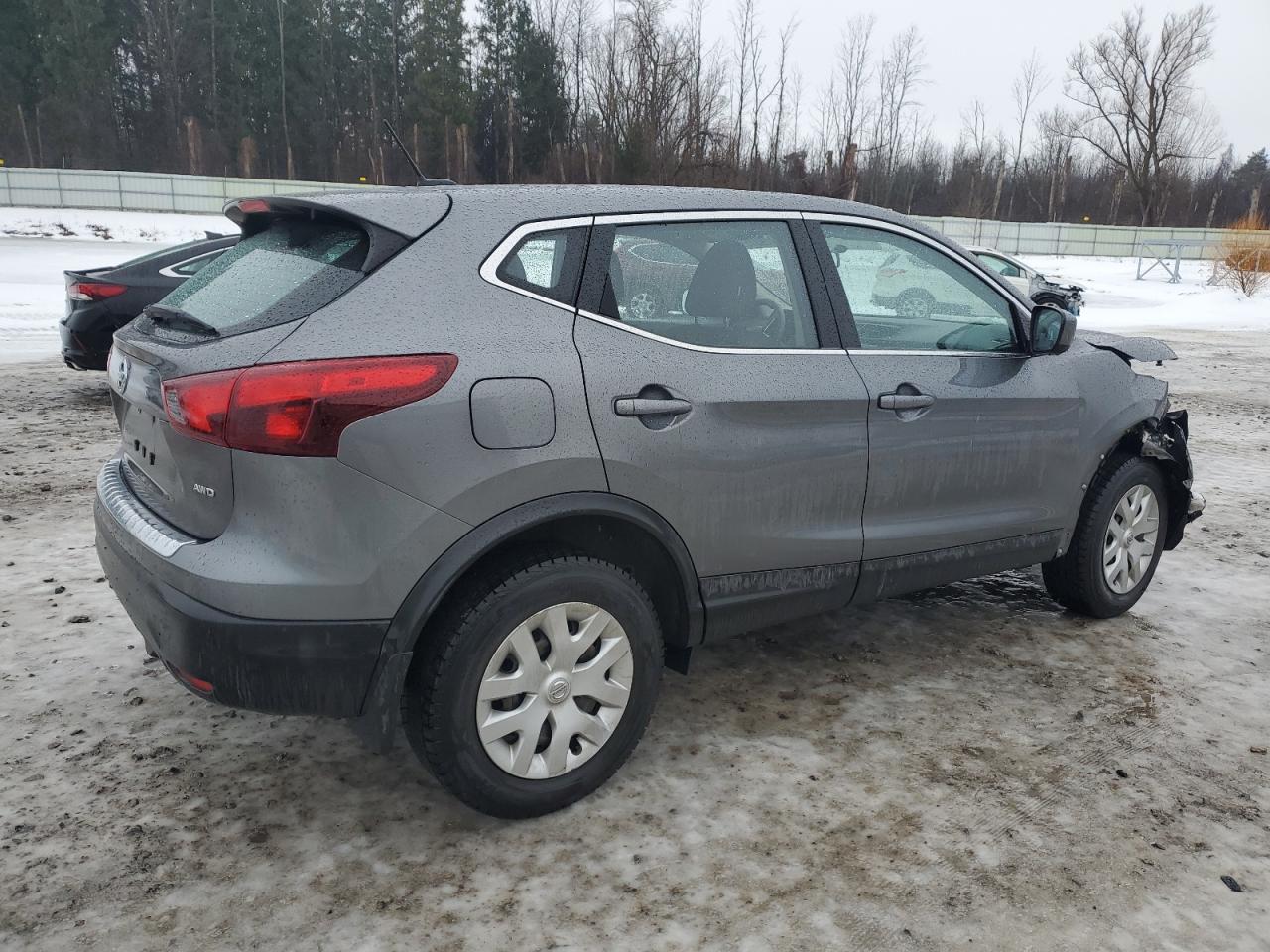 2017 Nissan Rogue - Image 3