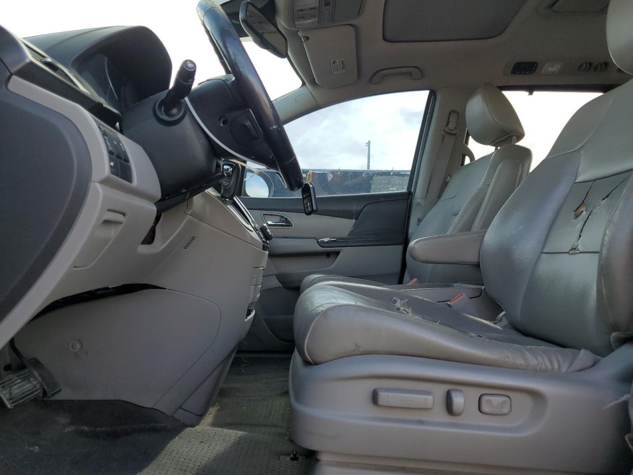 2014 Honda Odyssey - Image 7