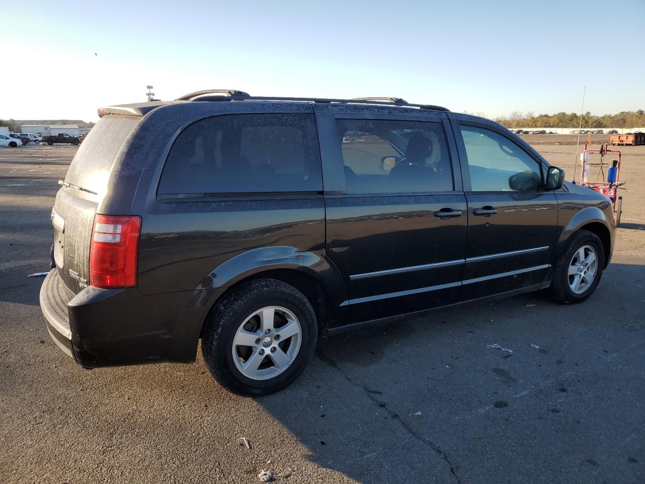2010 Dodge Caravan - Image 3
