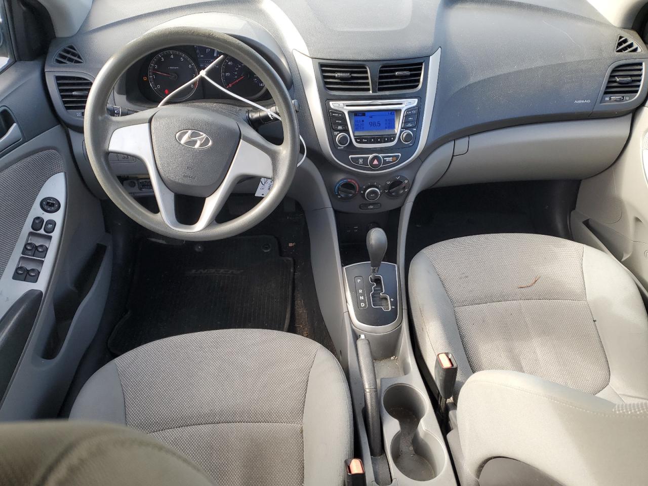 2014 Hyundai Accent - Image 8