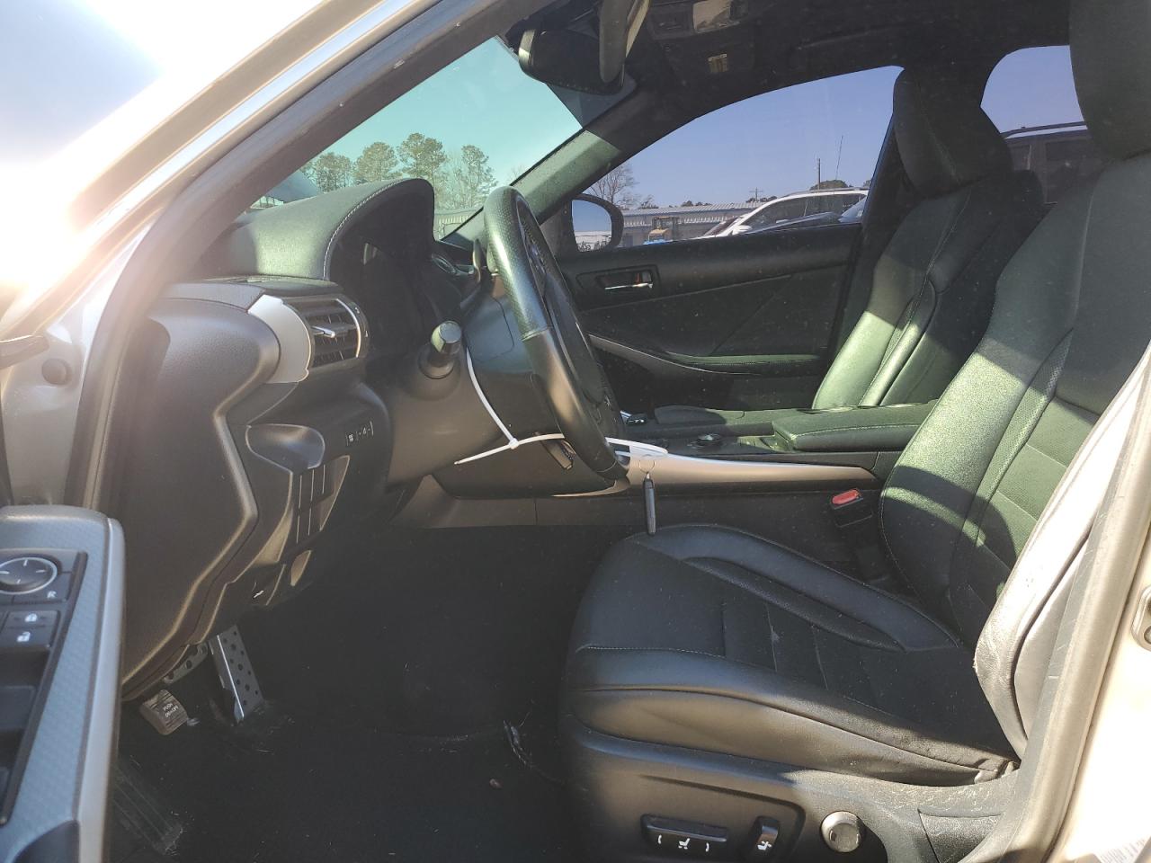 2015 Lexus IS - Image 7