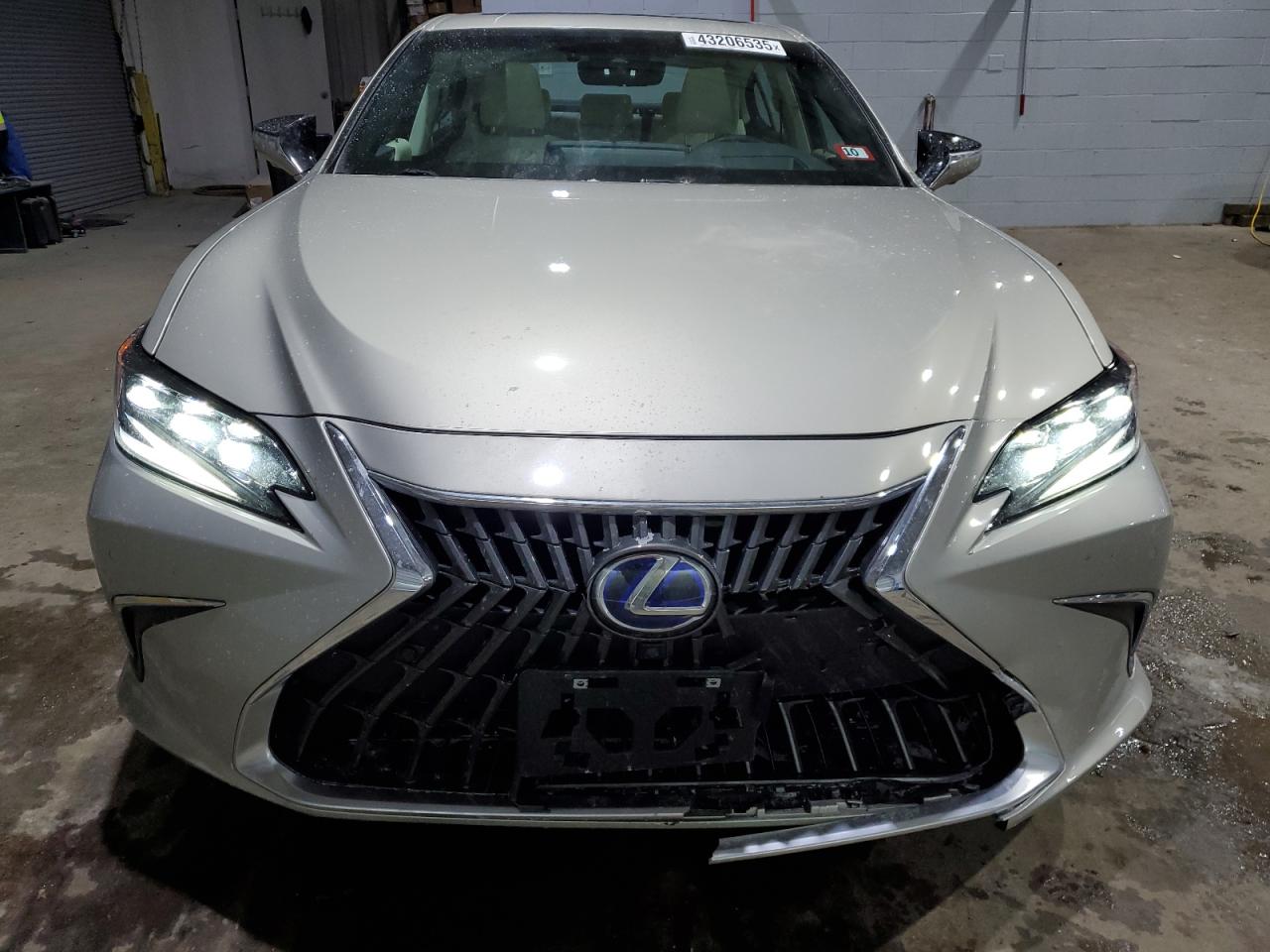 2022 Lexus ES - Image 5