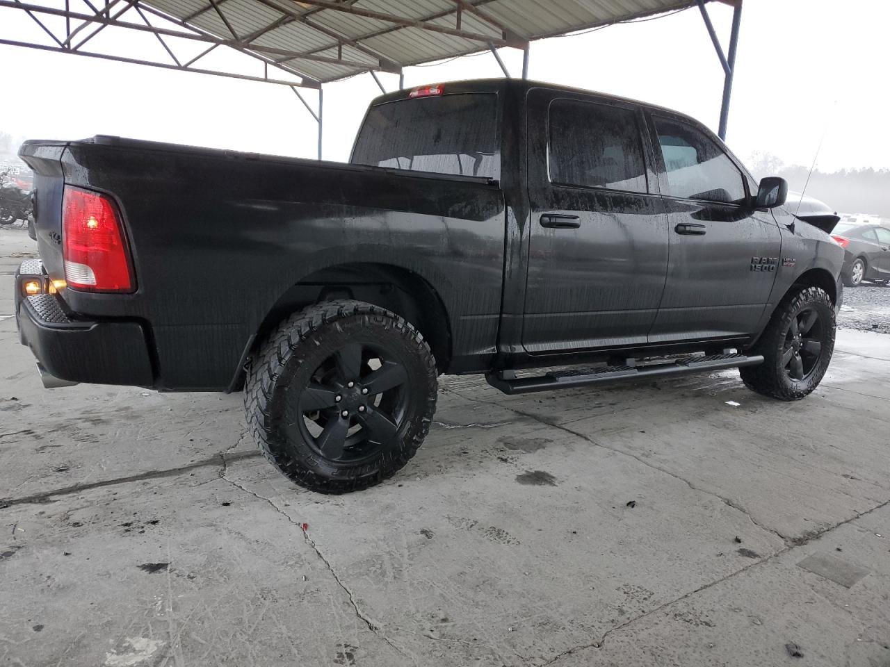 2015 RAM 1500 - Image 3