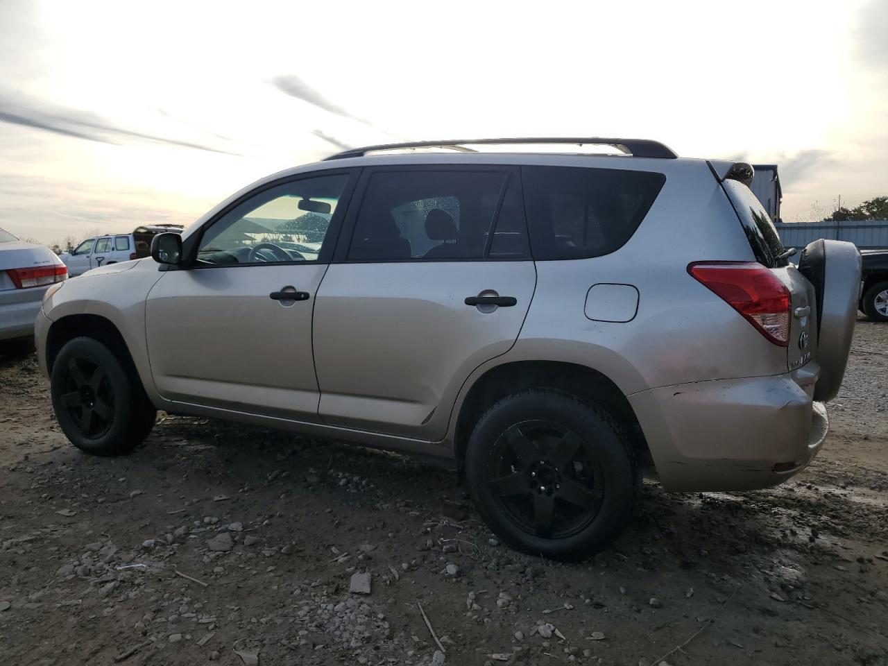 2007 Toyota RAV 4 - Image 2