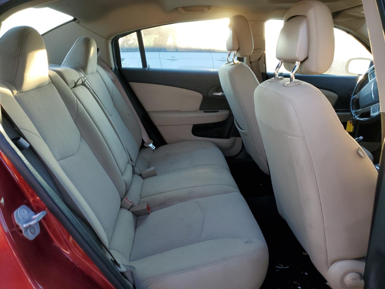 2013 Chrysler 200 - Image 10