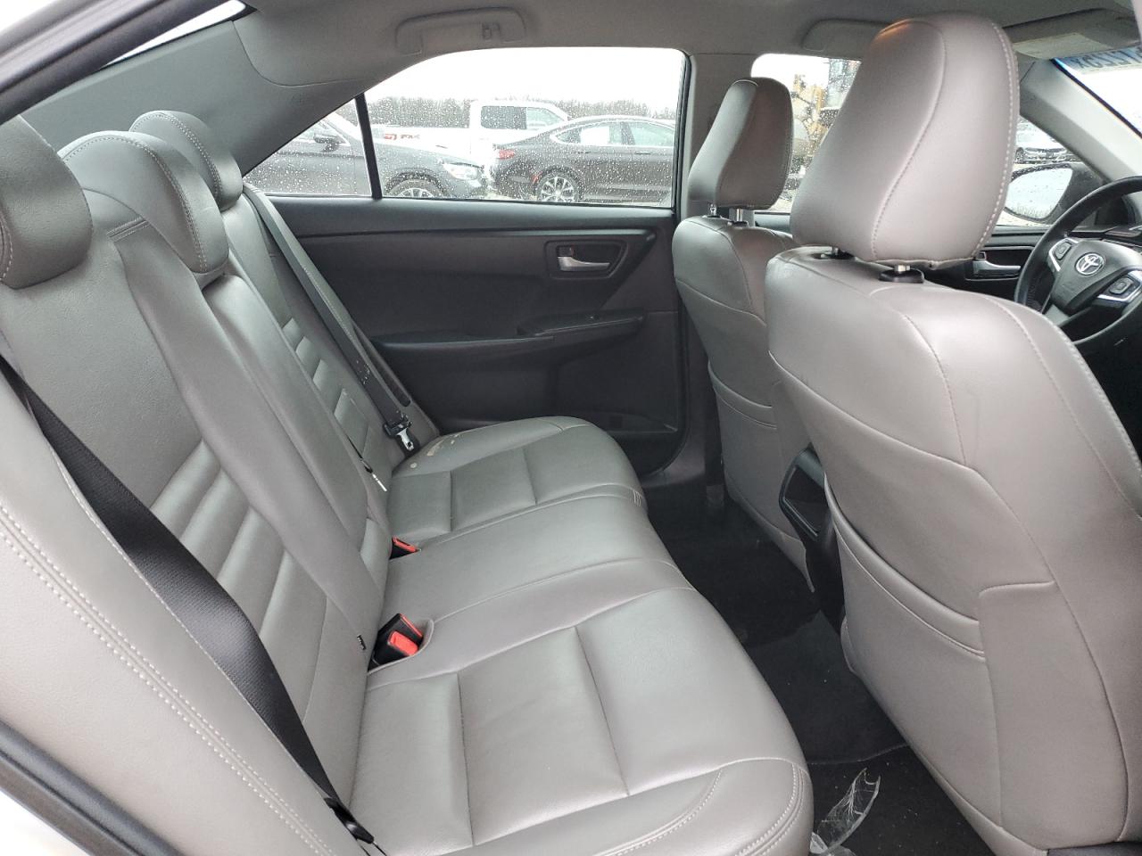 2015 Toyota Camry - Image 10