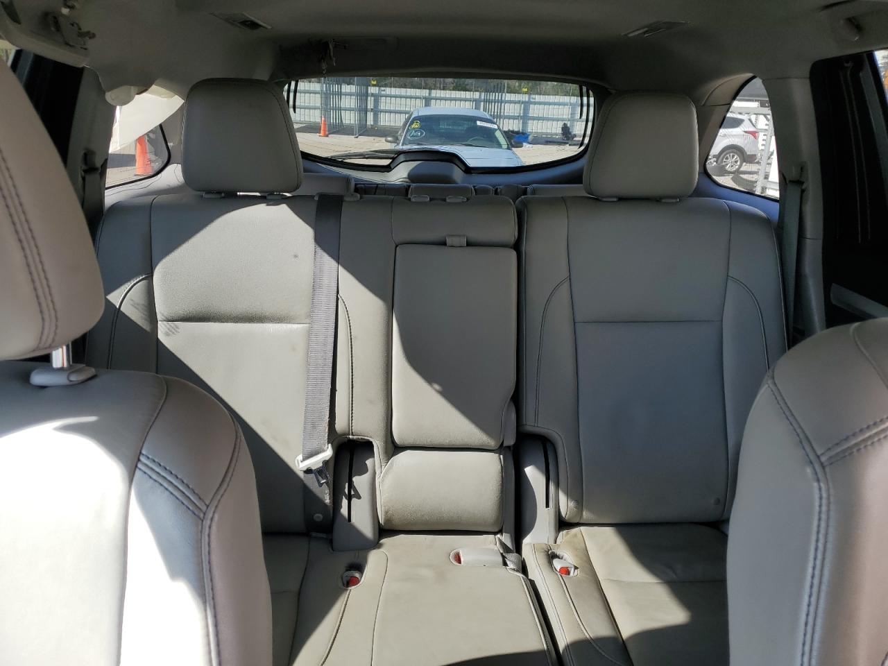 2016 Toyota Highlander - Image 10