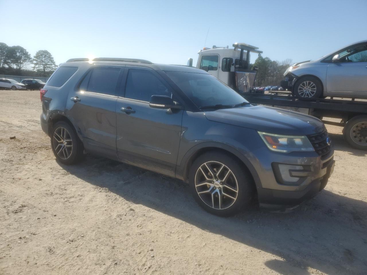 2016 Ford Explorer - Image 4
