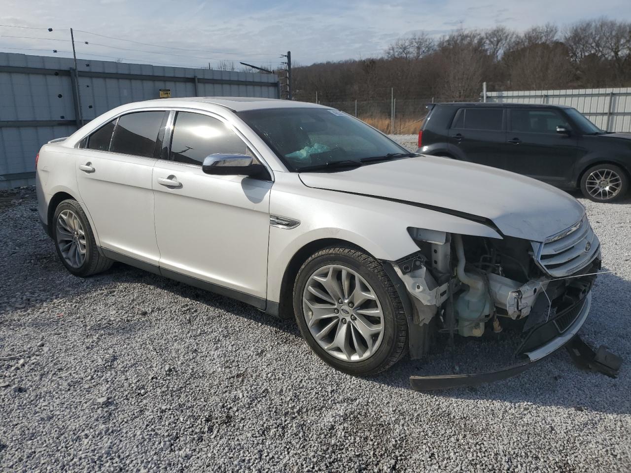 2015 Ford Taurus - Image 4