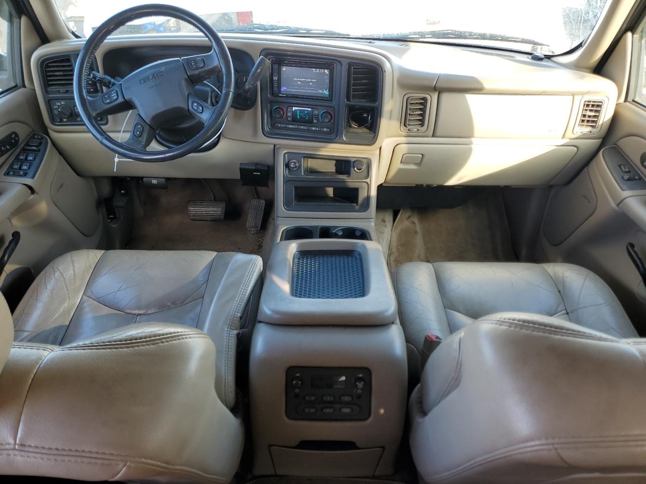 2004 GMC Yukon - Image 8