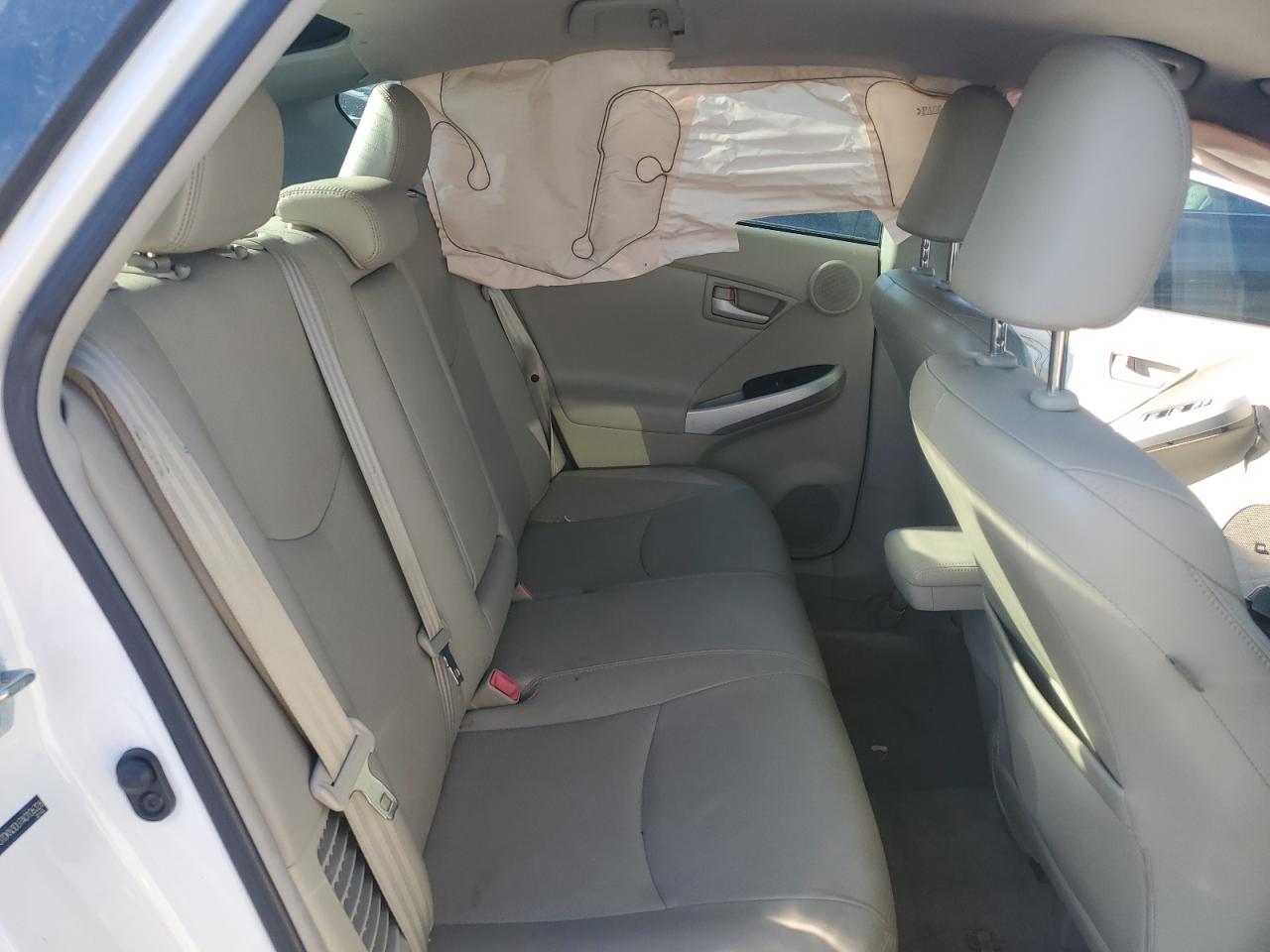 2010 Toyota Prius - Image 10