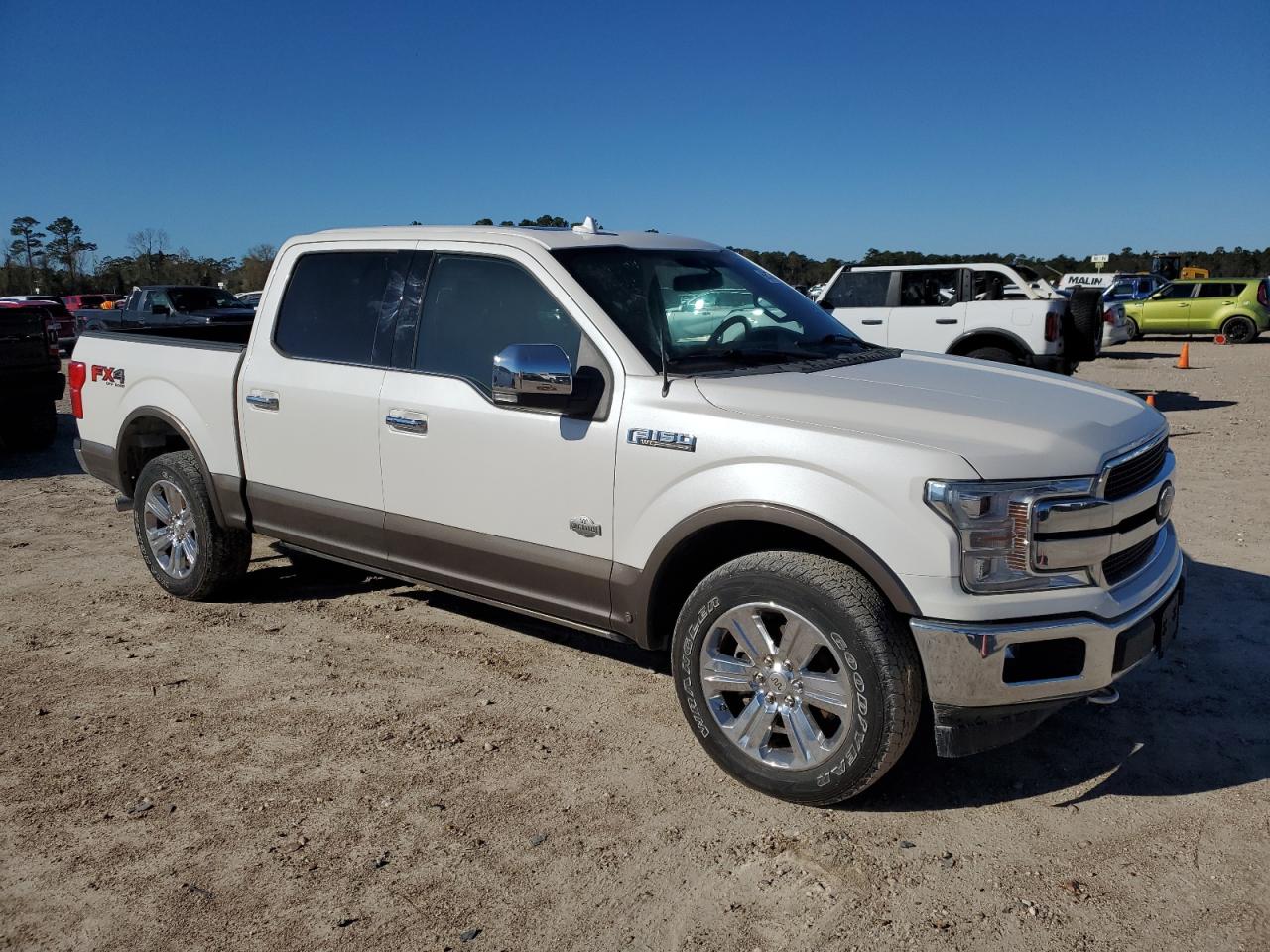 VIN 1FTEW1E42KFA79533 2019 FORD F-150 no.4