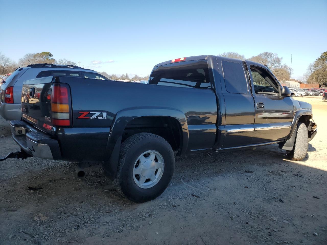 2004 GMC Sierra - Image 3