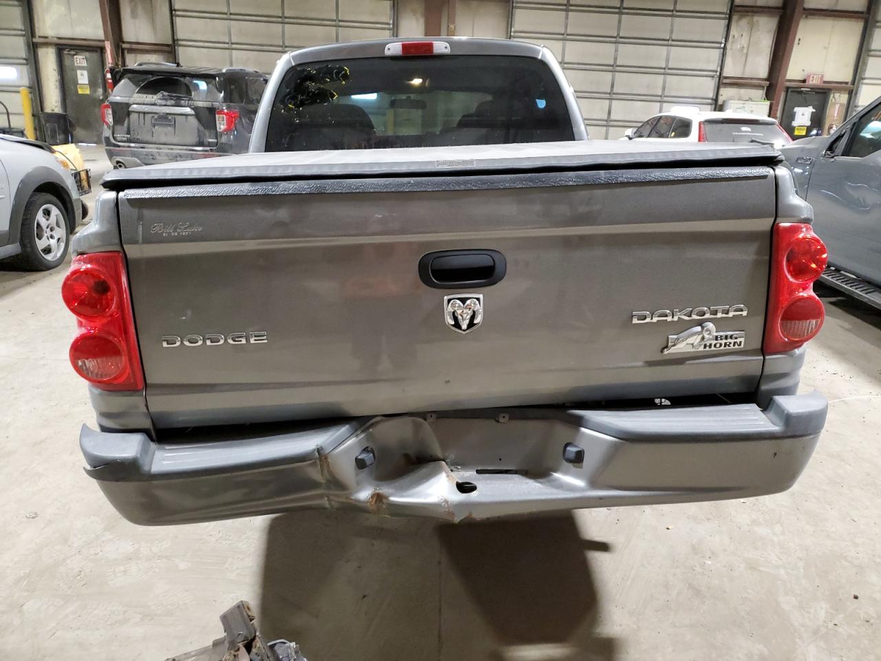 2011 Dodge Dakota - Image 6