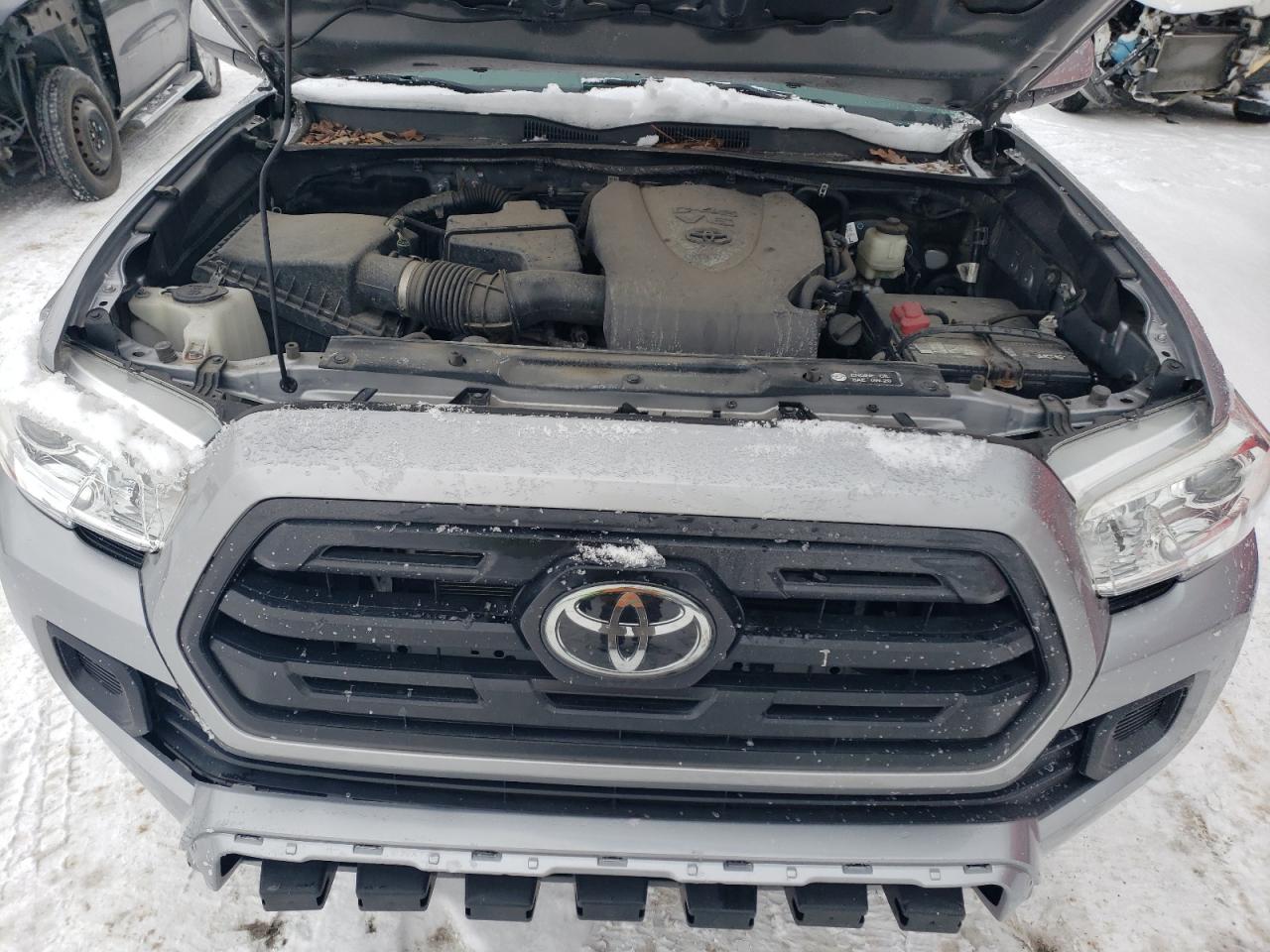 2019 Toyota Tacoma - Image 11